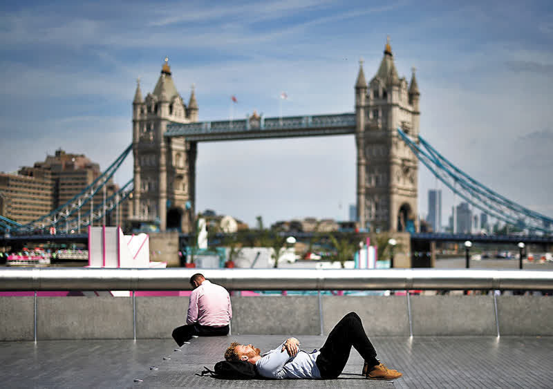 英国第三季度经济增长停滞