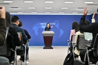 国台办:民进党当局“以武谋独”是“卖台害台毁台”
