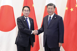 习近平会见日本首相