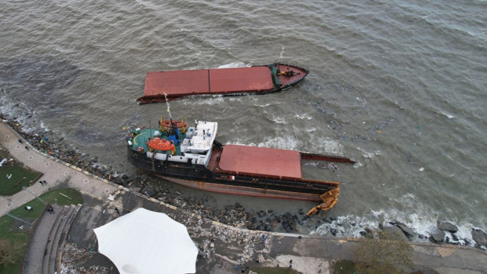 一货轮在土耳其附近黑海海域沉没 1人死亡11人失联
