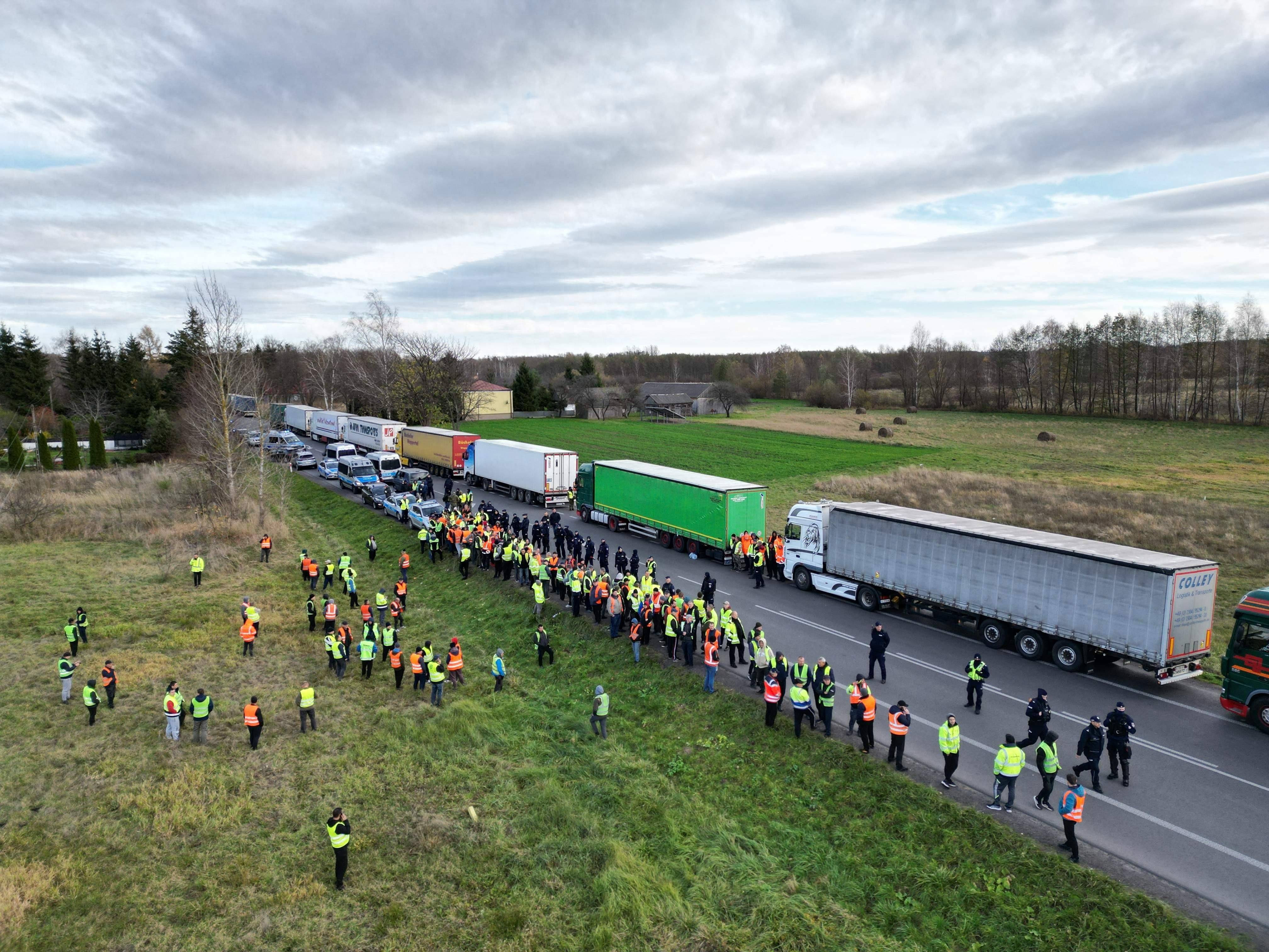 波兰卡车司机抗议持续 波乌边境口岸拥堵严重