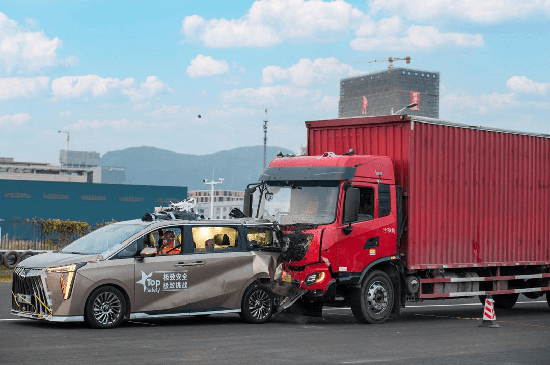 中汽中心展开多项货车与新能源车碰撞试验