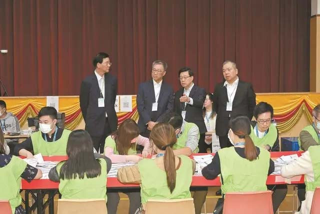 国务院港澳办：进一步夯实香港由治及兴社会基础