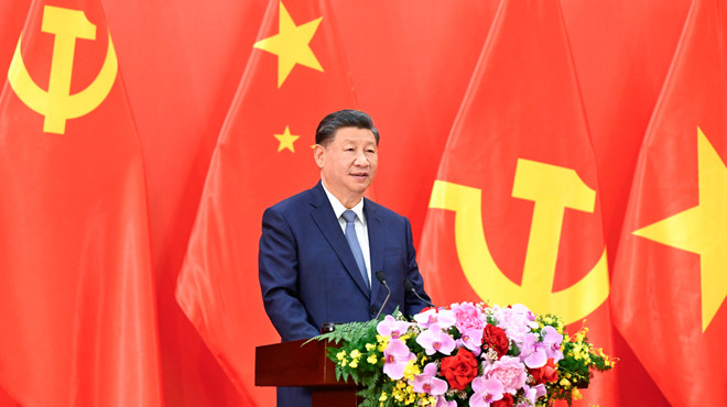 习近平同越共中央总书记共同会见中越两国青年和友好人士代表