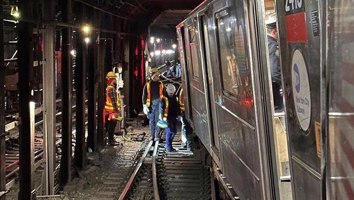 纽约曼哈顿地铁脱轨 致数十人受伤