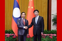 王沪宁会见老挝建国阵线中央委员会主席