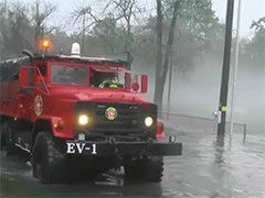 美国多地遭暴雨袭击 多州洪水泛滥