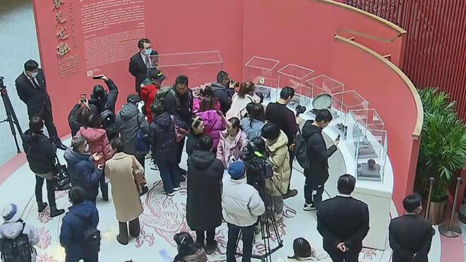 上海 博物馆寻龙 龙年迎春展开幕