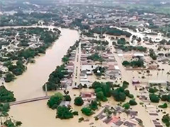 恶劣天气致玻利维亚至少40人死亡