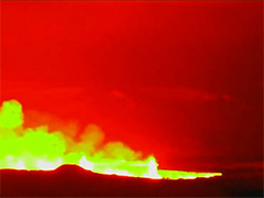 冰岛雷克雅内斯半岛火山再次喷发