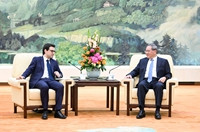 李强会见法国外长