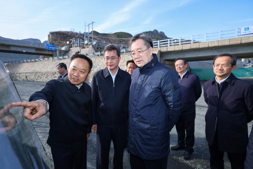 丁薛祥在北京、河北调研并主持召开座谈会