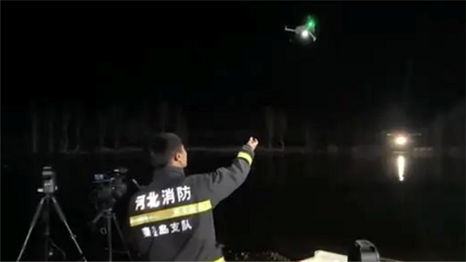 河北秦皇岛发生船只侧翻事故 造成12人遇难