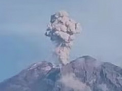 印尼塞梅鲁火山发生两次喷发