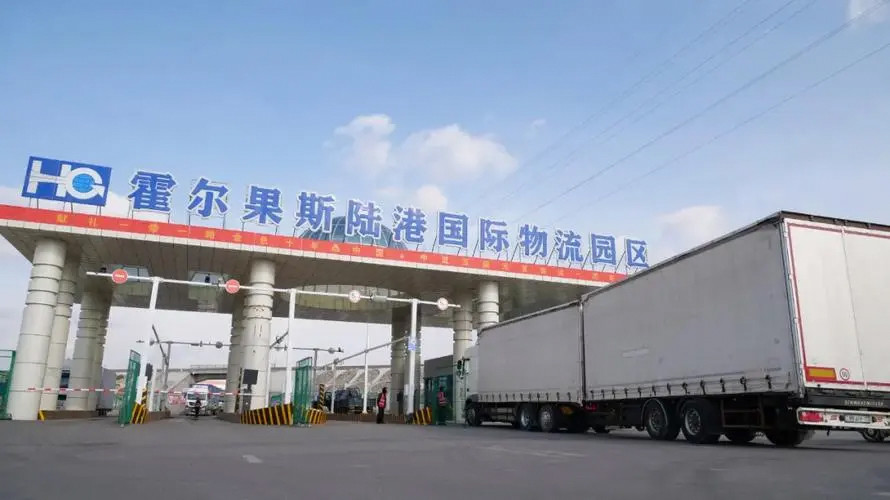 新疆霍尔果斯口岸一季度进出口货运量近千万吨