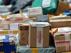 今年全国快递业务量突破500亿件