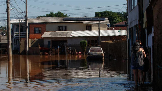 巴西南里奥格兰德州暴雨已导致90人死亡