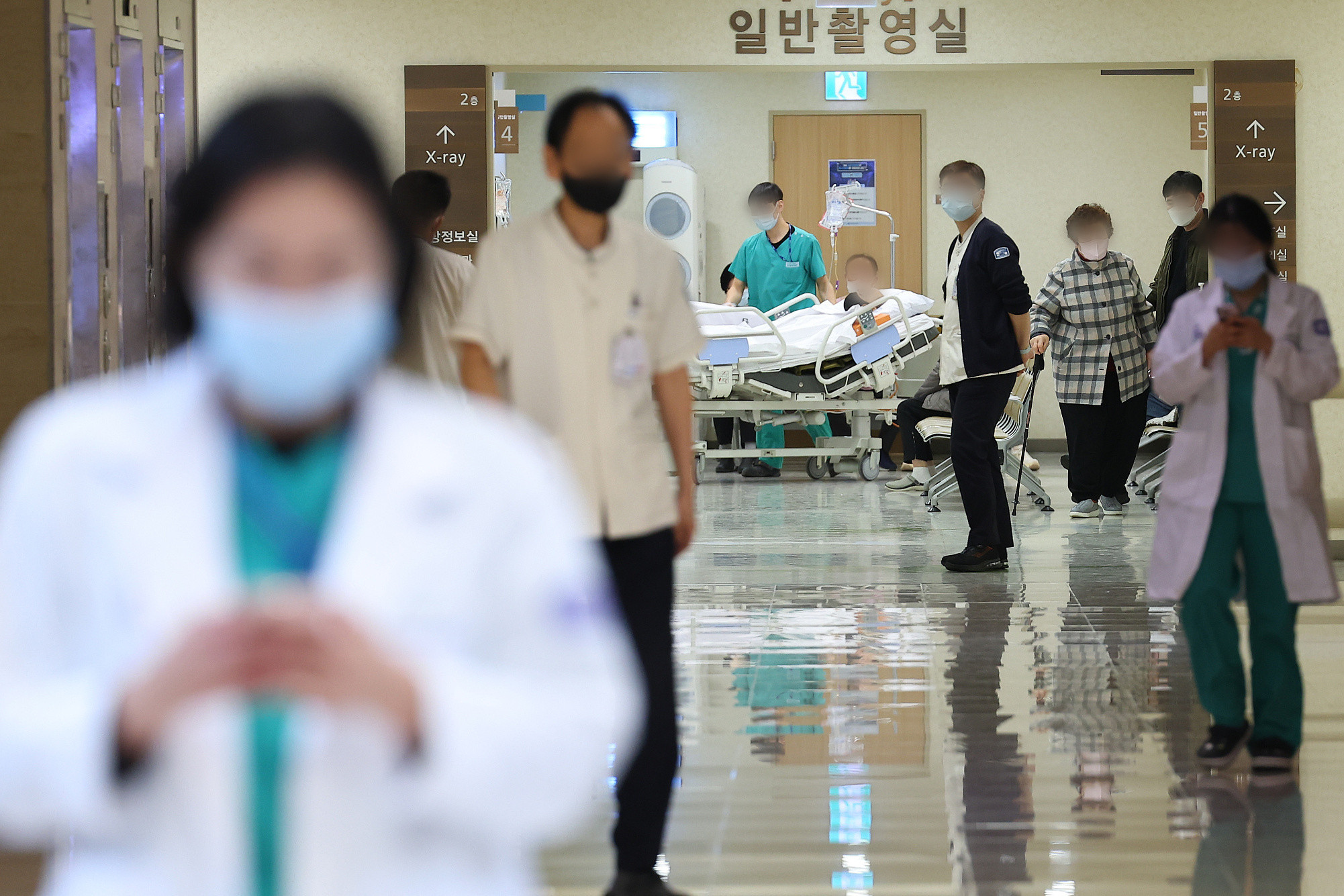 韩国医生“辞职潮”持续三个月 政府坚持推进扩招计划