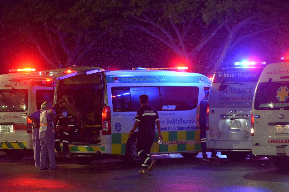 新航客机遭遇气流颠簸备降曼谷 一人死亡