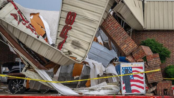 美国得州等地遭风暴袭击 至少11人死亡