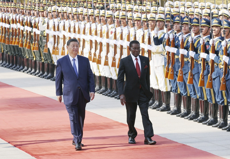 习近平举行仪式欢迎赤道几内亚总统访华