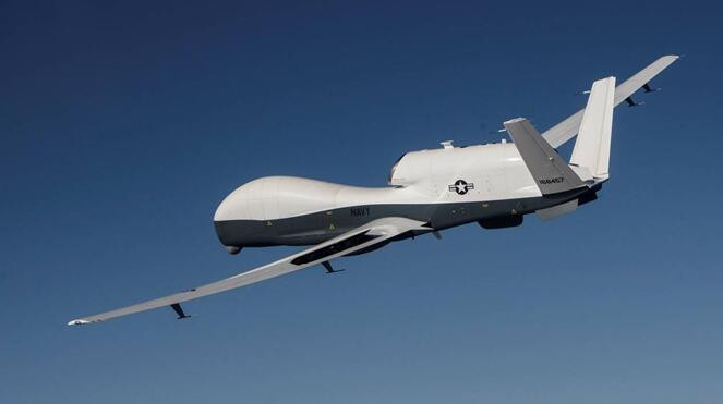 美军在冲绳部署两架MQ-4C“人鱼海神”无人机