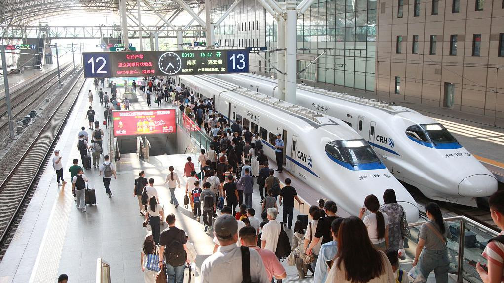 今年1—5月全国铁路发送旅客17.3亿人次 同比增长20.2% 运输安全平稳有序