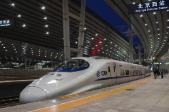 夕发朝至 京港高铁动卧首发列车抵港