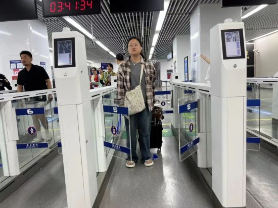 暑期邮轮旺季将至“无感通关”提高效率