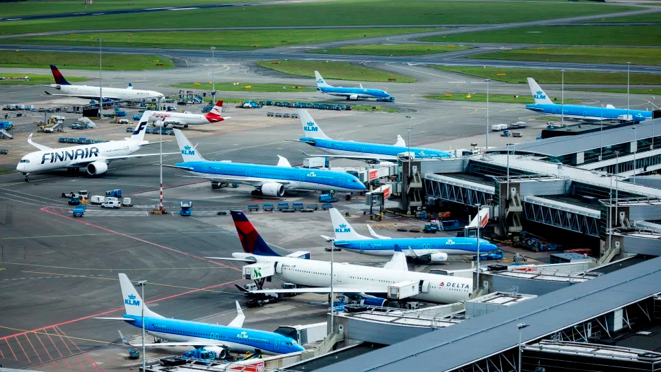 荷兰皇家航空一波音客机因技术故障返航