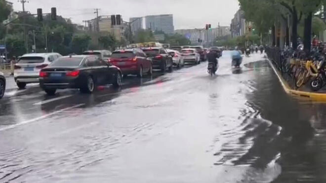 加强版“暴力梅”来袭 上海局地现大暴雨