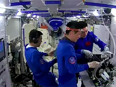 中国空间站 神舟十八号乘组开展在轨交会对接操作训练