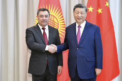 习近平会见吉尔吉斯斯坦总统