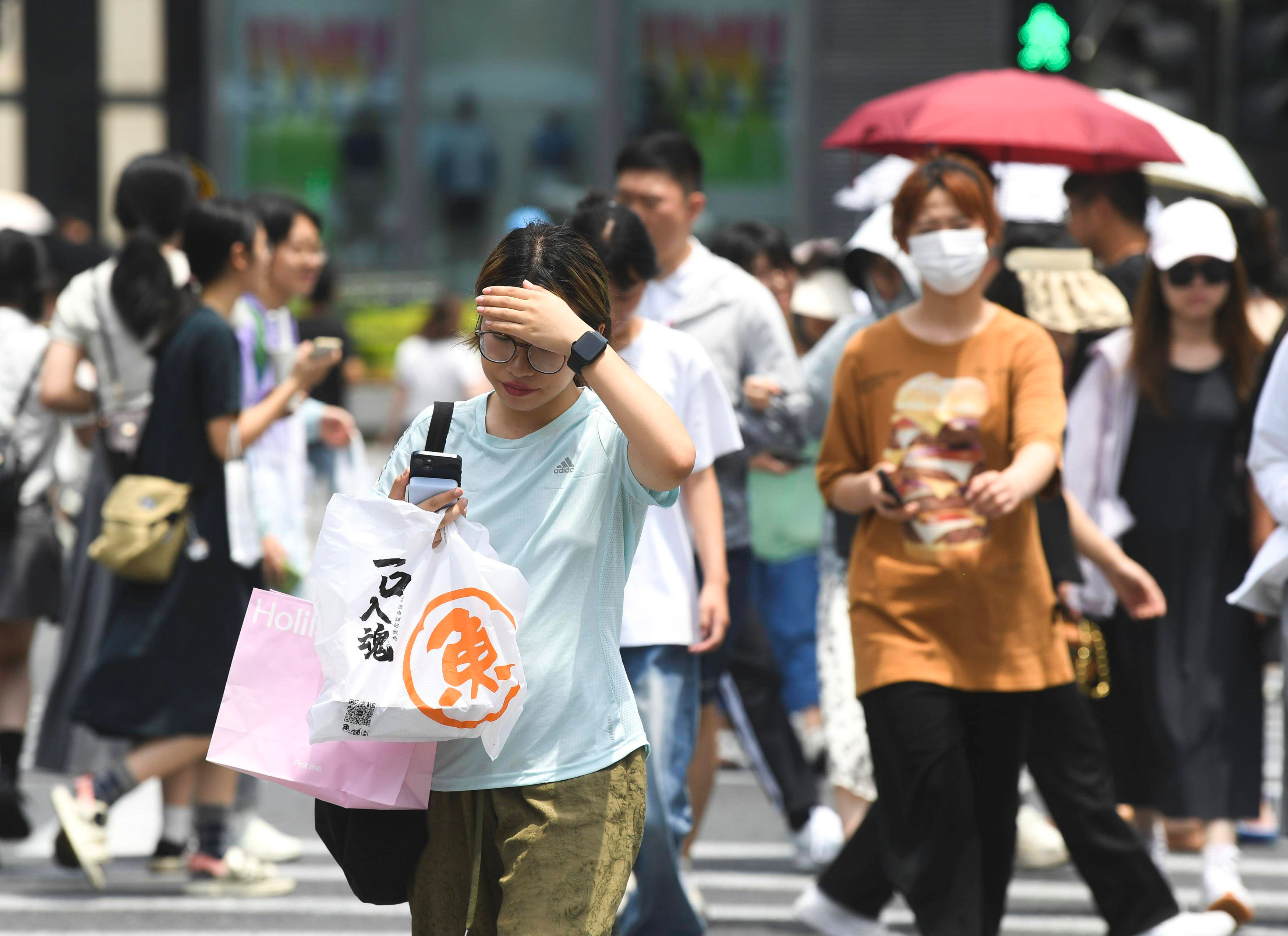 浙江昨日“出梅” 大部地区迎来晴热高温天气