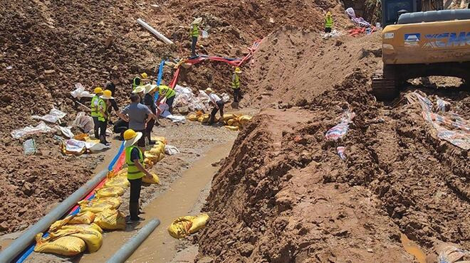 湖南平江九峰水库大坝发生渗漏险情 已转移群众1000余人
