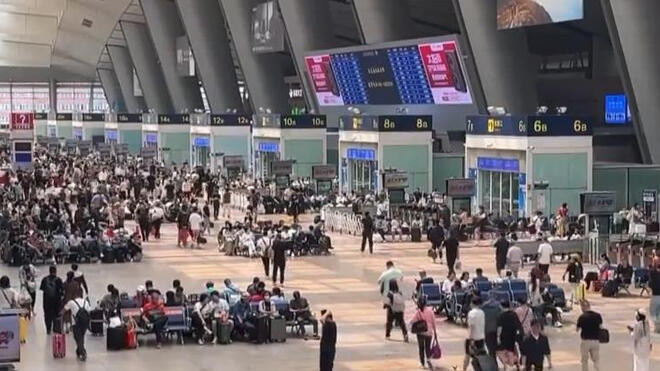 全国铁路暑运进行时 日均发送旅客1387万人次