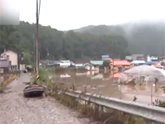 韩国迎来极端降雨天气 多人死亡或失踪