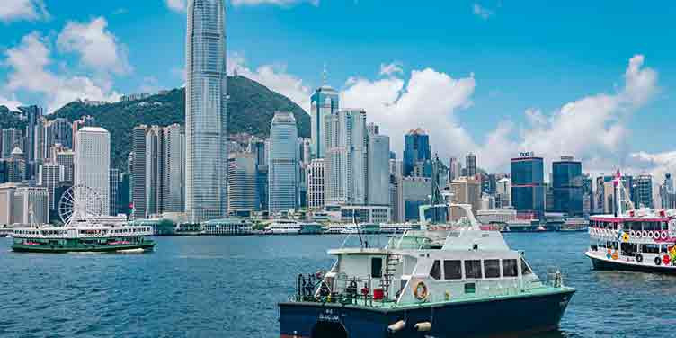 今年前6个月访港旅客量增加逾六成