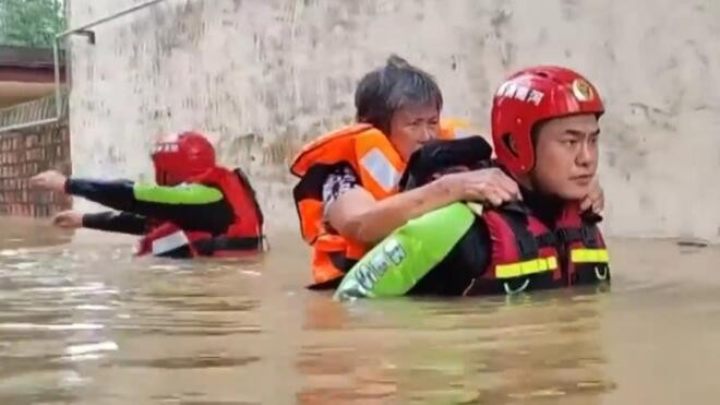 降雨减弱 各地加快抢险救灾进度