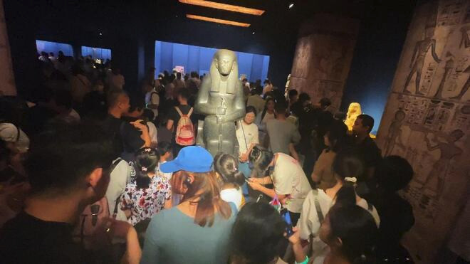上博“古埃及文明大展”向公众开放 日场夜场打通 1.2万人次观展