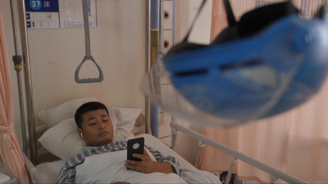 记者调查 外卖骑手每月缴保费 受伤为何被拒赔？