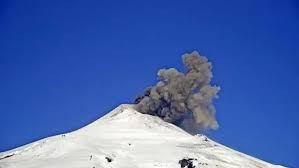智利比亚里卡火山活动频繁 接连两次喷发