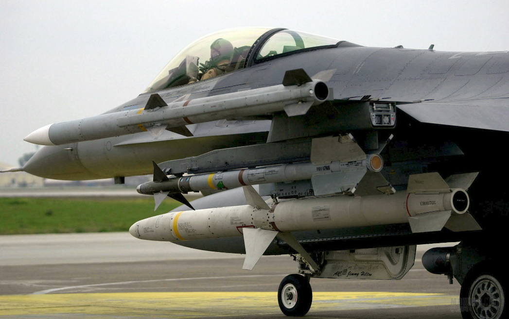 猜测F-16将部署小城 乌居民担忧受波及