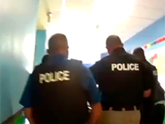 美国尤瓦尔迪市罗布小学枪击案 执法视频及报警电话录音公布“姗姗来迟”