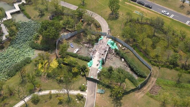雷击引发芳茂山公园凉亭坍塌 致6死10伤