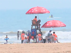 青岛石老人海水浴场单日客流量超11万人次