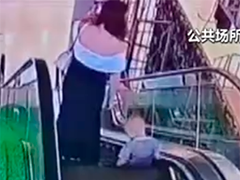 贵州遵义 男孩手臂卷入扶梯 消防破拆救援