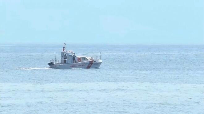 意大利海上风暴致豪华游艇翻沉 造成1死6失踪