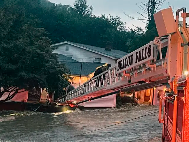 美国东北部强降雨引发洪水 已致2人死亡