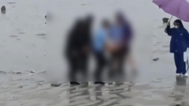 广西北海银滩镇附近海域出现雷电暴雨 致1人身亡